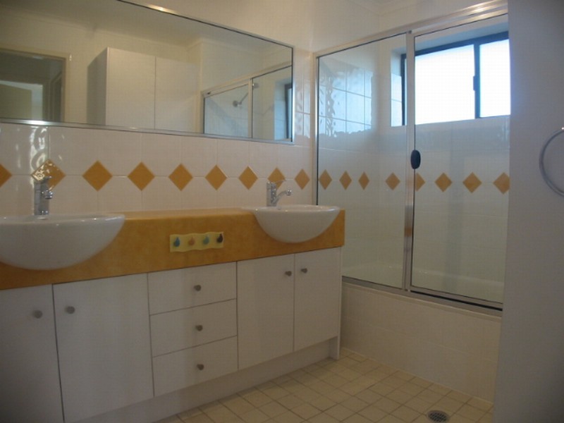 7/48 LISSON GROVE, Wooloowin QLD 4030
