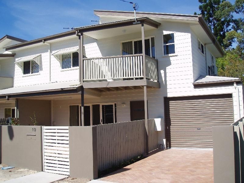 8 HUTCHINS STREET, Kedron QLD 4031