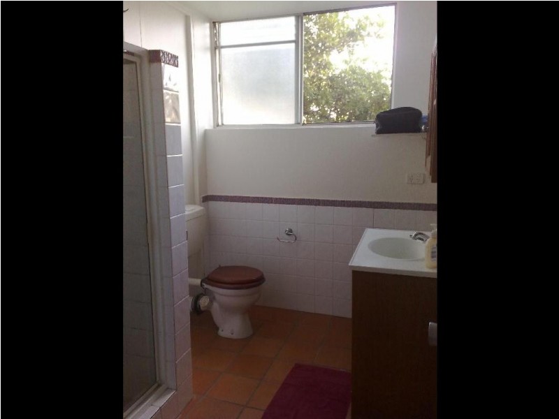 2/82 RACECOURSE ROAD, Ascot QLD 4007