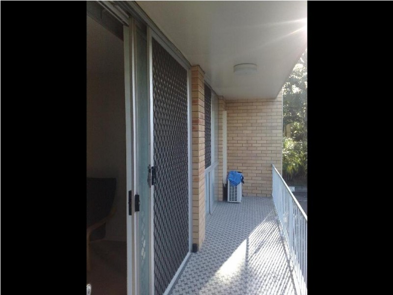 2/82 RACECOURSE ROAD, Ascot QLD 4007