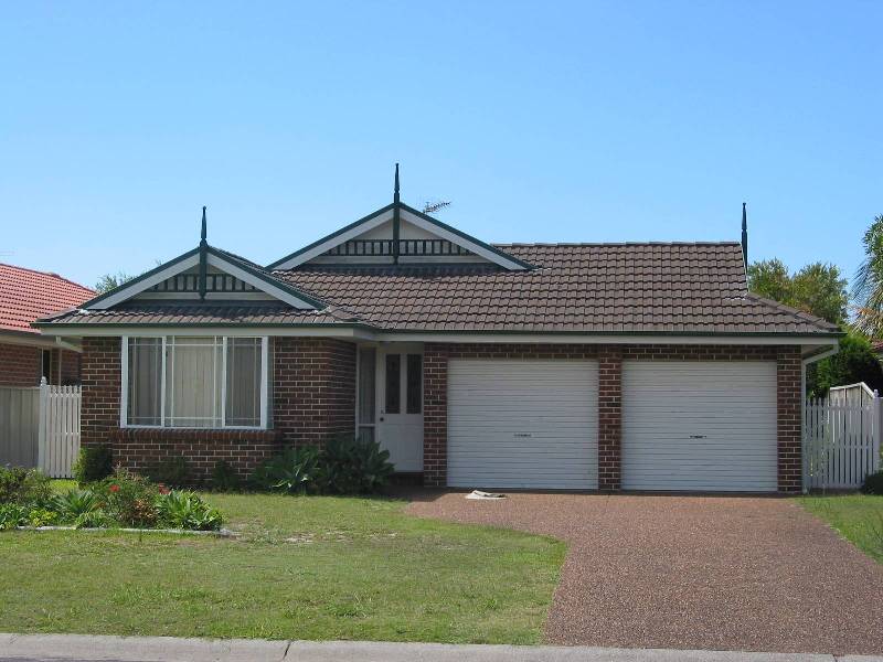 18a Pebble Parade, Fingal Bay NSW 2315