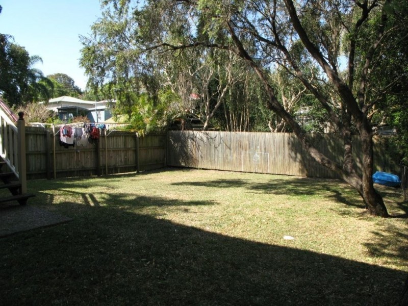 22 IVY STREET, Toowong QLD 4066