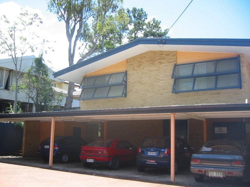 1/240 CARMODY ROAD, St Lucia QLD 4067