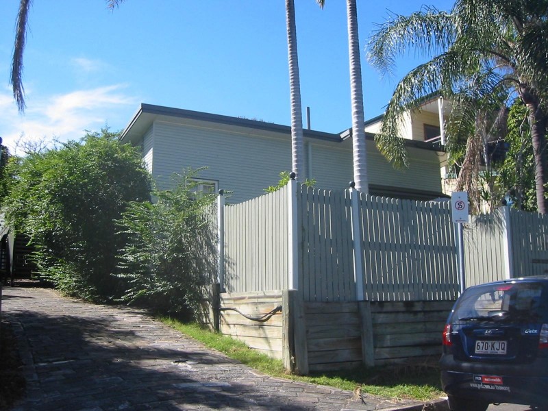 1/11 EMMA STREET, Milton QLD 4064