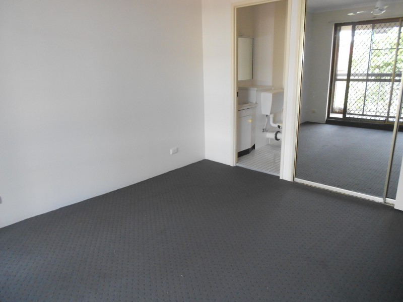 10/18 VINCENT STREET, Indooroopilly QLD 4068