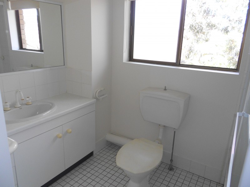 10/18 VINCENT STREET, Indooroopilly QLD 4068