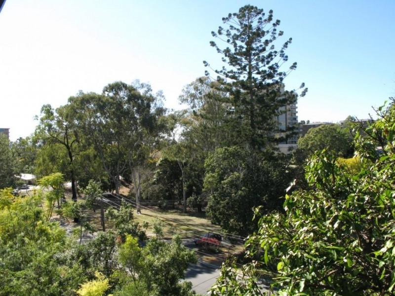 9/29 BELLEVUE TERRACE, St Lucia QLD 4067