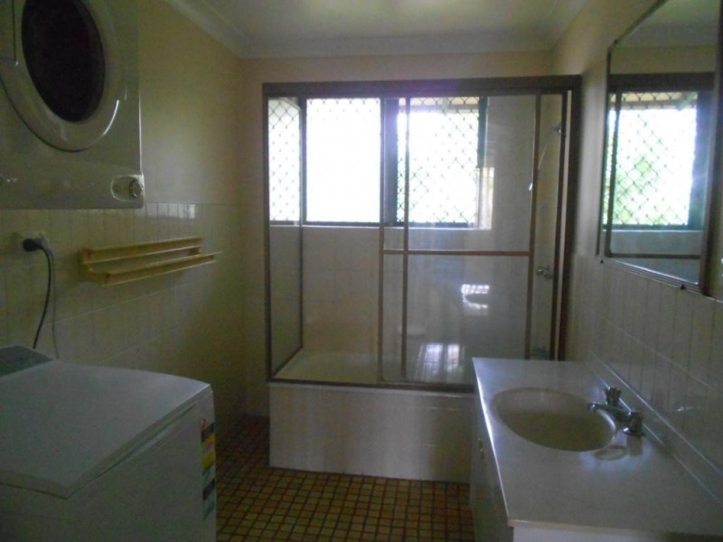 12/5  ADA ST, Taringa QLD 4068