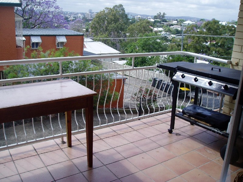 2/111 ANNIE ST, Auchenflower QLD 4066