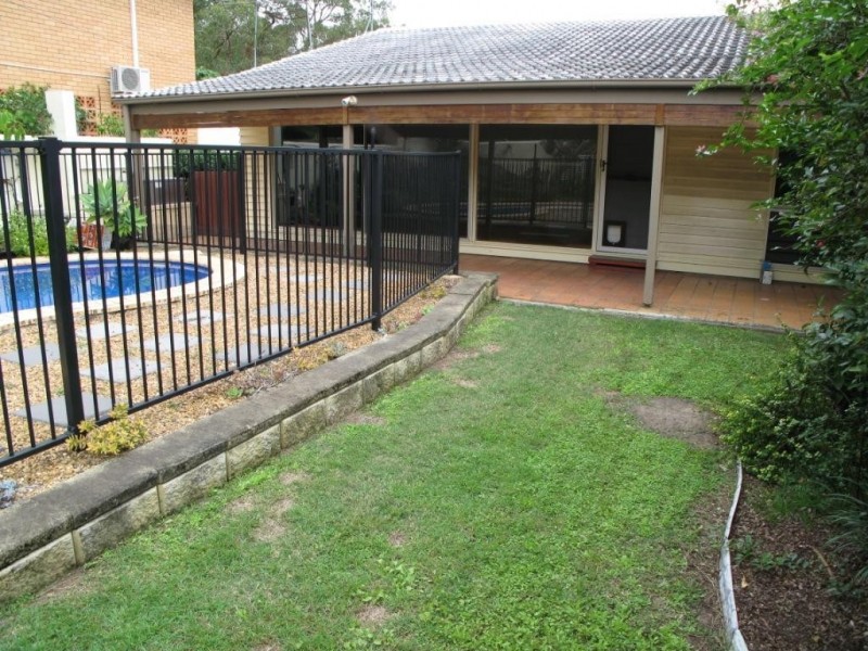 8 BALMORE STREET, Indooroopilly QLD 4068