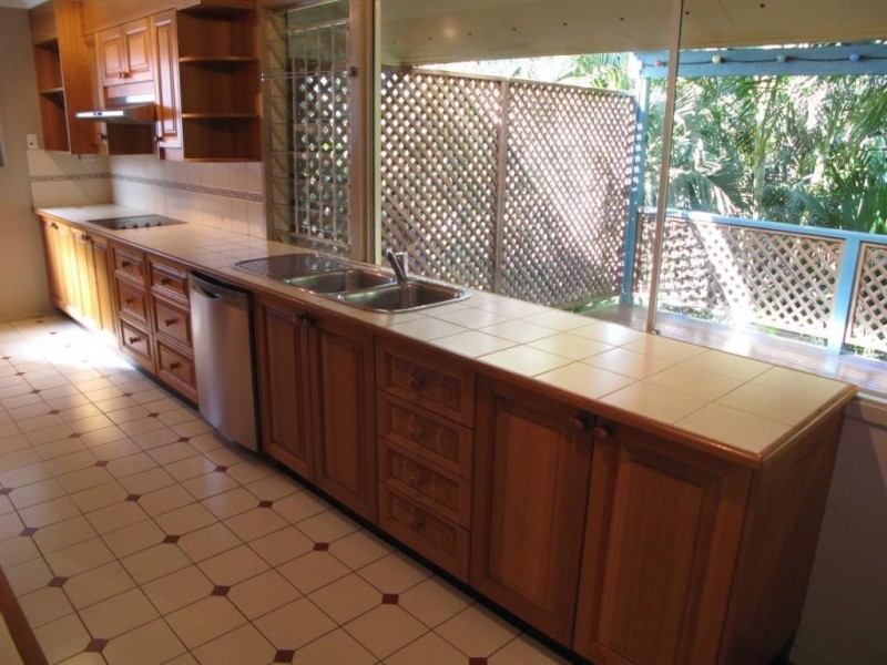 8 BALMORE STREET, Indooroopilly QLD 4068