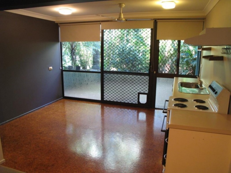 8 BALMORE STREET, Indooroopilly QLD 4068