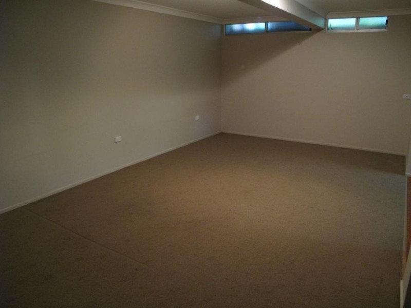 8 BALMORE STREET, Indooroopilly QLD 4068