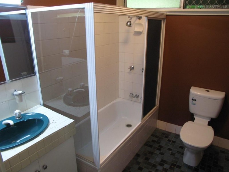 8 BALMORE STREET, Indooroopilly QLD 4068