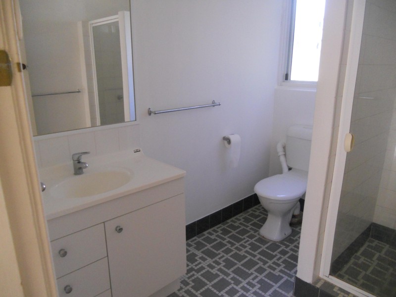 2/40 BAYLISS STREET, Toowong QLD 4066