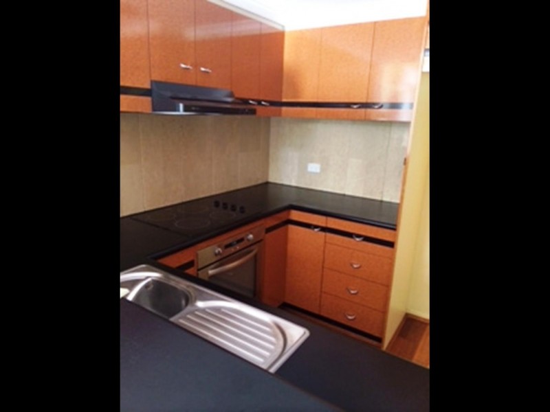 2/9 BERGIN ST, Milton QLD 4064