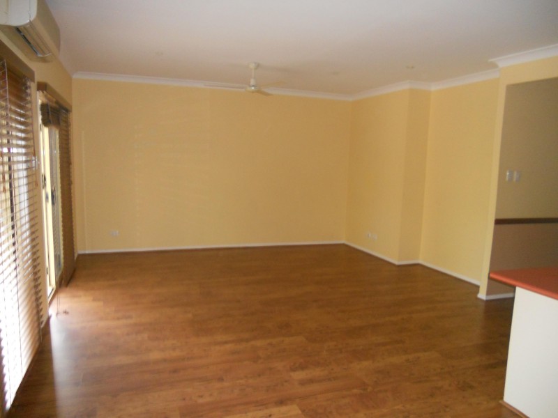 39 BERKSHIRE PL, Springfield Lakes QLD 4300