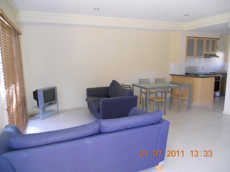 2/24 BRISBANE STREET, St Lucia QLD 4067