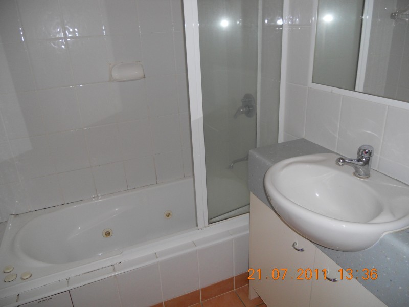 2/24 BRISBANE STREET, St Lucia QLD 4067