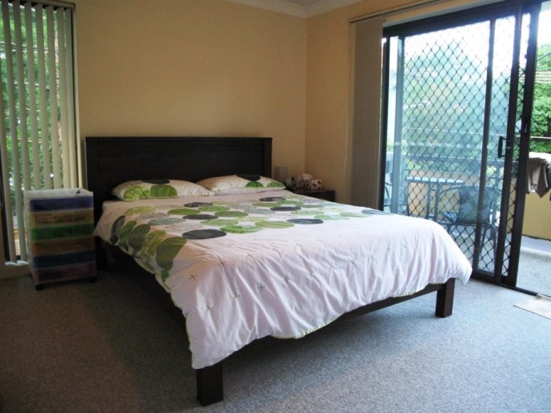 1/8 BRYCE STREET, St Lucia QLD 4067