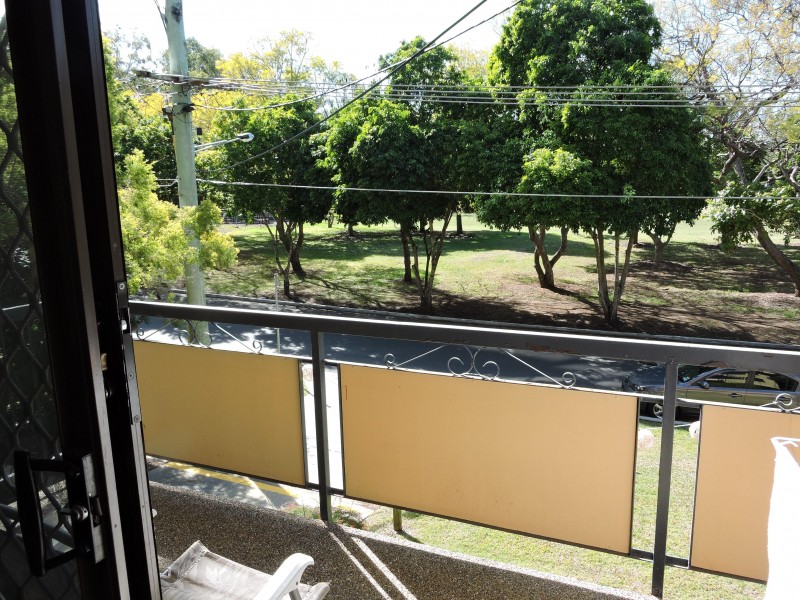 1/8 Bryce Street, St Lucia QLD 4067