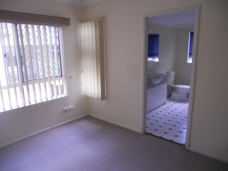 1/32 CADELL STREET, Toowong QLD 4066