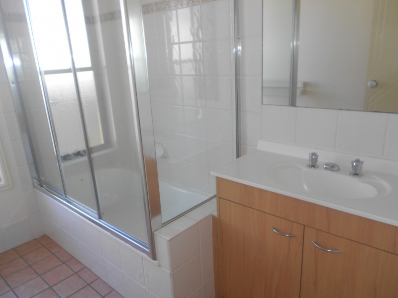 1/22 CARDROSS ST, Yeerongpilly QLD 4105