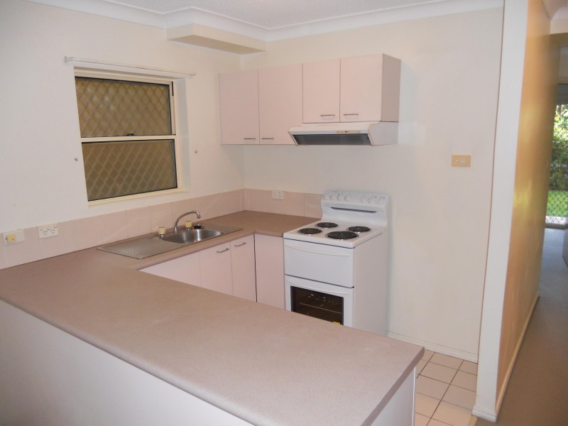 1/124 CARMODY RD, St Lucia QLD 4067