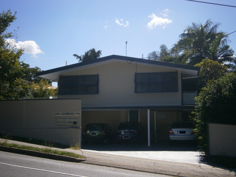 2D/240 CARMODY ROAD, St Lucia QLD 4067