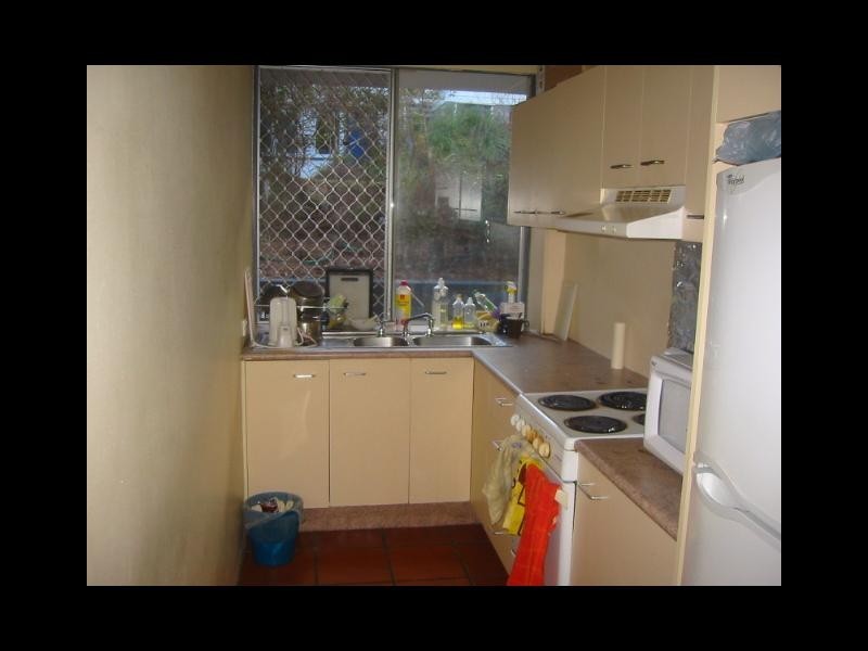2C/240 CARMODY ROAD, St Lucia QLD 4067