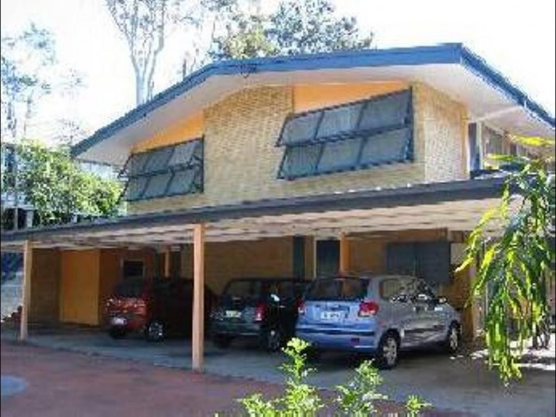 240 CARMODY RD, St Lucia QLD 4067