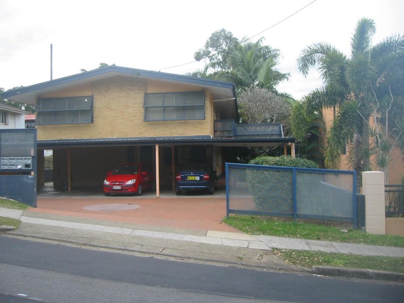 2C/240 CARMODY ROAD, St Lucia QLD 4067