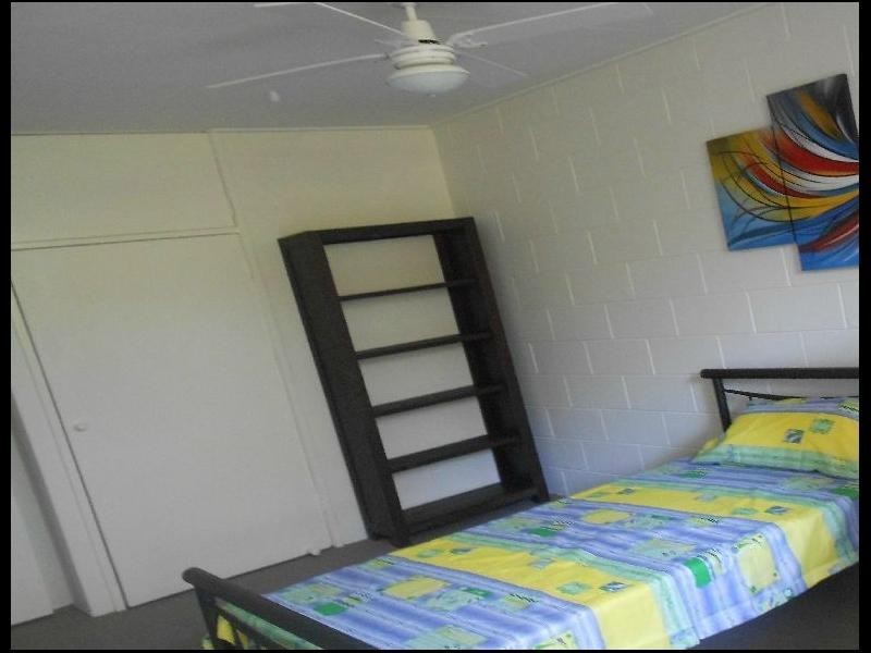 3/240 CARMODY ROAD, St Lucia QLD 4067