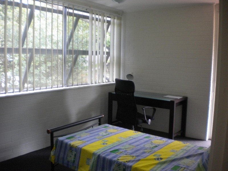 4A/240 CARMODY ROAD, St Lucia QLD 4067