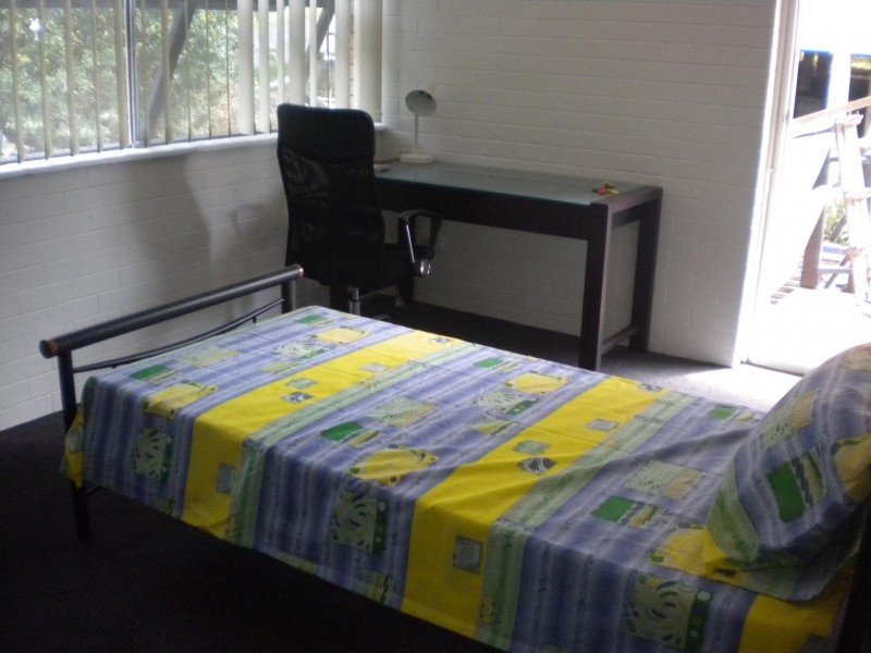 4A/240 CARMODY ROAD, St Lucia QLD 4067