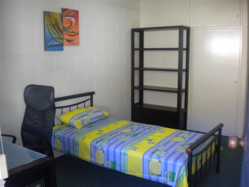 5B/240 CARMODY ROAD, St Lucia QLD 4067