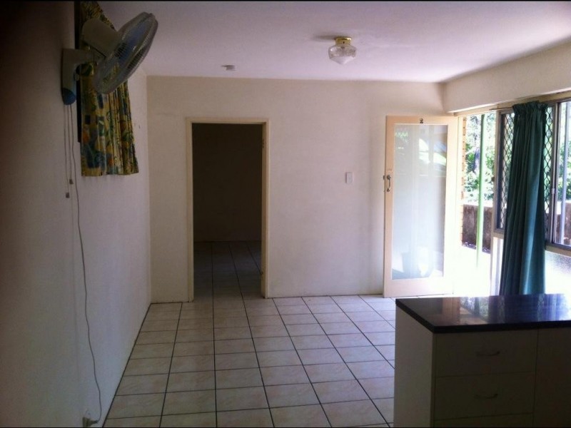 2/33 CENTRAL AVE, St Lucia QLD 4067