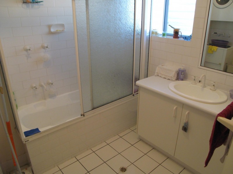 8/3 CENTRAL AVENUE, Sherwood QLD 4075