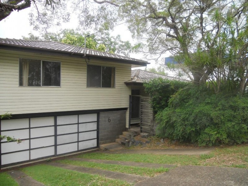 6 CHAPEL HILL RD, Chapel Hill QLD 4069