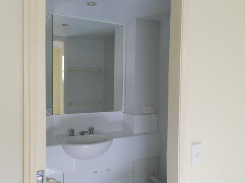 6/15 CLARENCE RD, Indooroopilly QLD 4068