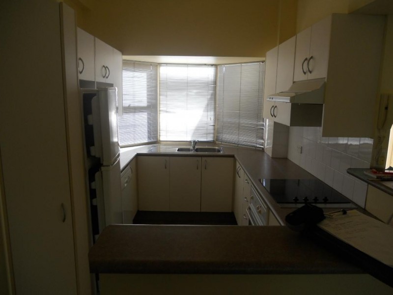 18/15 CLARENCE RD, Indooroopilly QLD 4068