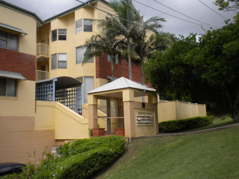 8/15 CLARENCE RD, Indooroopilly QLD 4068