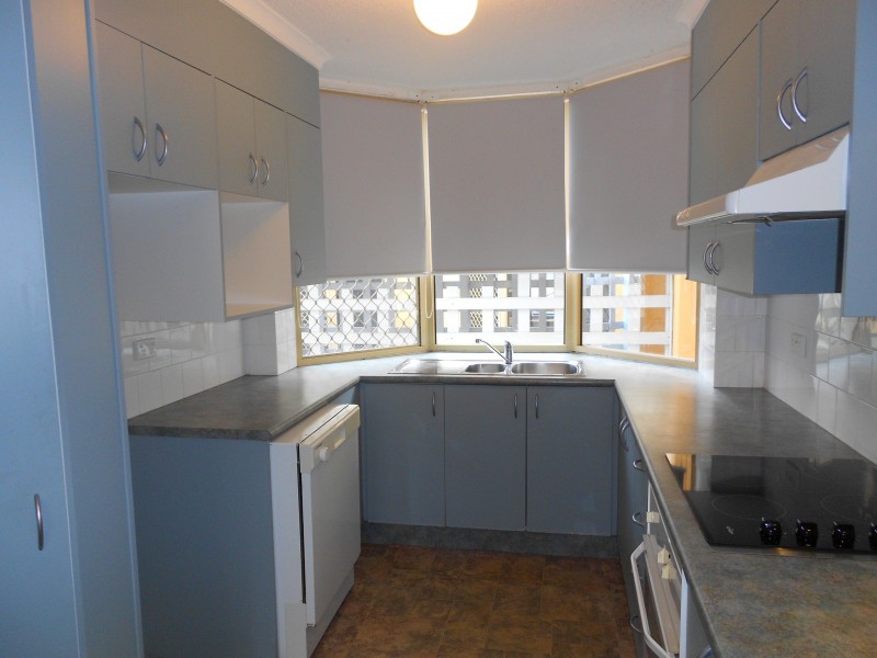 8/15 CLARENCE RD, Indooroopilly QLD 4068