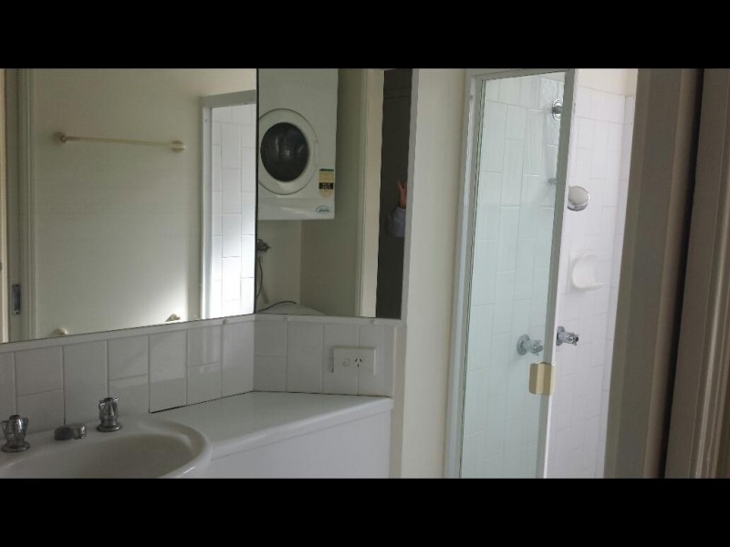 13/15 CLARENCE RD, Indooroopilly QLD 4068