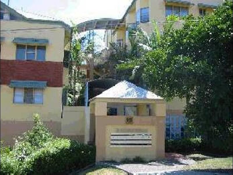 19/15 CLARENCE RD, Indooroopilly QLD 4068