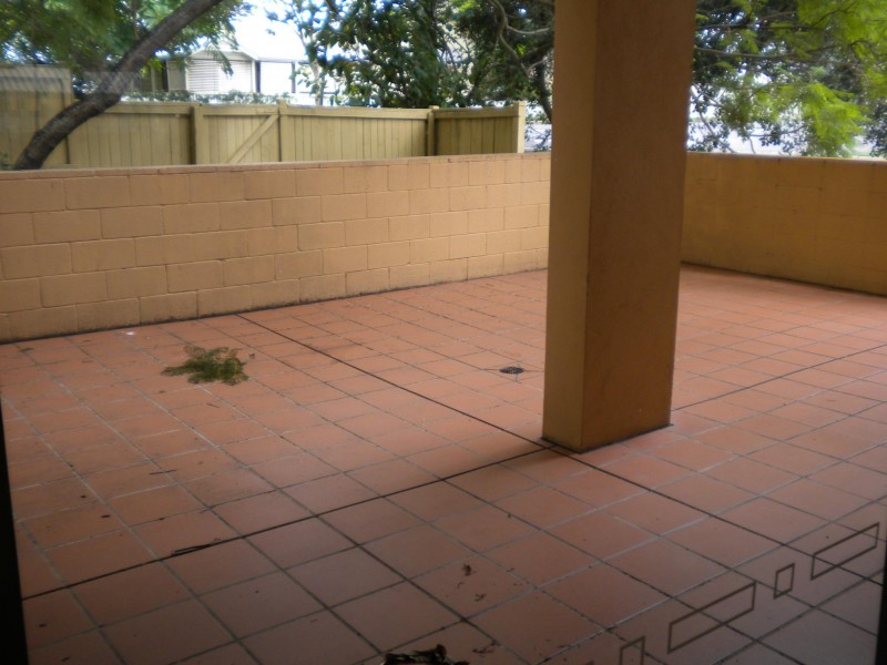 8/15 CLARENCE ROAD, Indooroopilly QLD 4068
