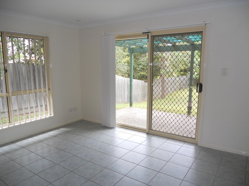 27 CRESWICK PLACE, Bellbowrie QLD 4070