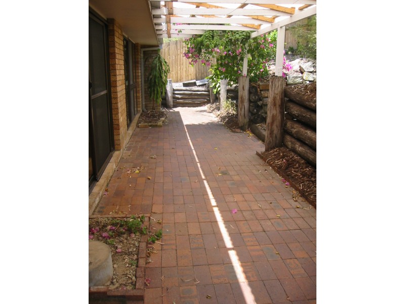 52 DIAMANTINA ST, Chapel Hill QLD 4069