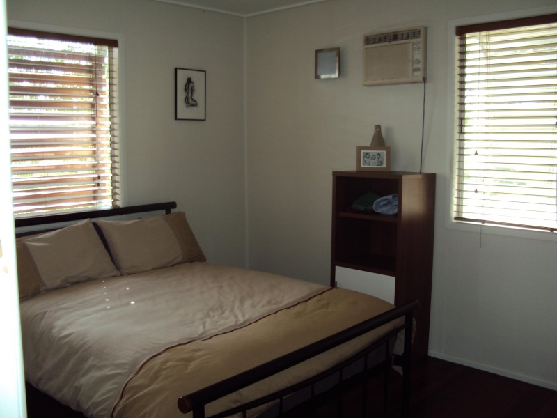 37 DUMBARTON DRIVE, Kenmore QLD 4069