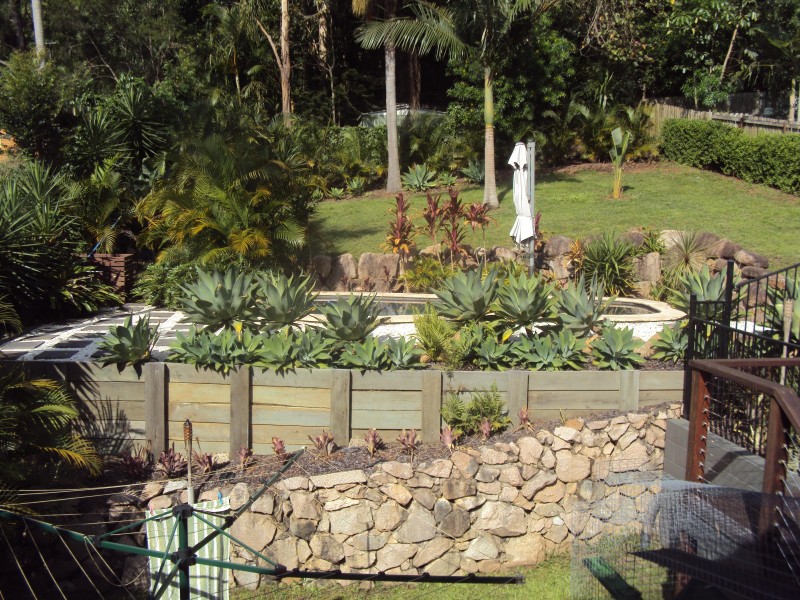 37 DUMBARTON DRIVE, Kenmore QLD 4069